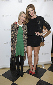 Eva Golz mit Tochter Geraldine Golz Family Affair Kochabend mit Flo und Co (Geschätsführer Florian Gürster und Yvonne Mehrfeld) im Lenbach Palais München am 8.06.2016 Foto: BrauerPhotos / Goran Nitschke 